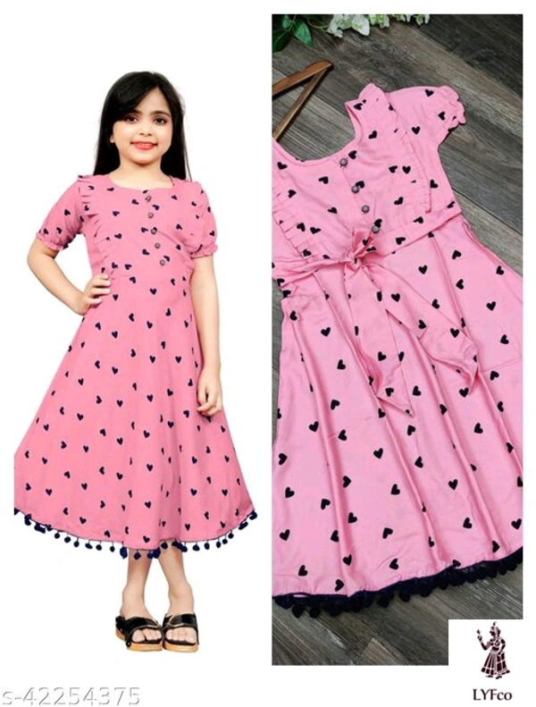 Catalog Name:*Flawsome Stylish Girls Frocks & Dresses*Fabric: RayonSleeve Length: Short SleevesPattern: PrintedMultipack: Single - 4-5 Years