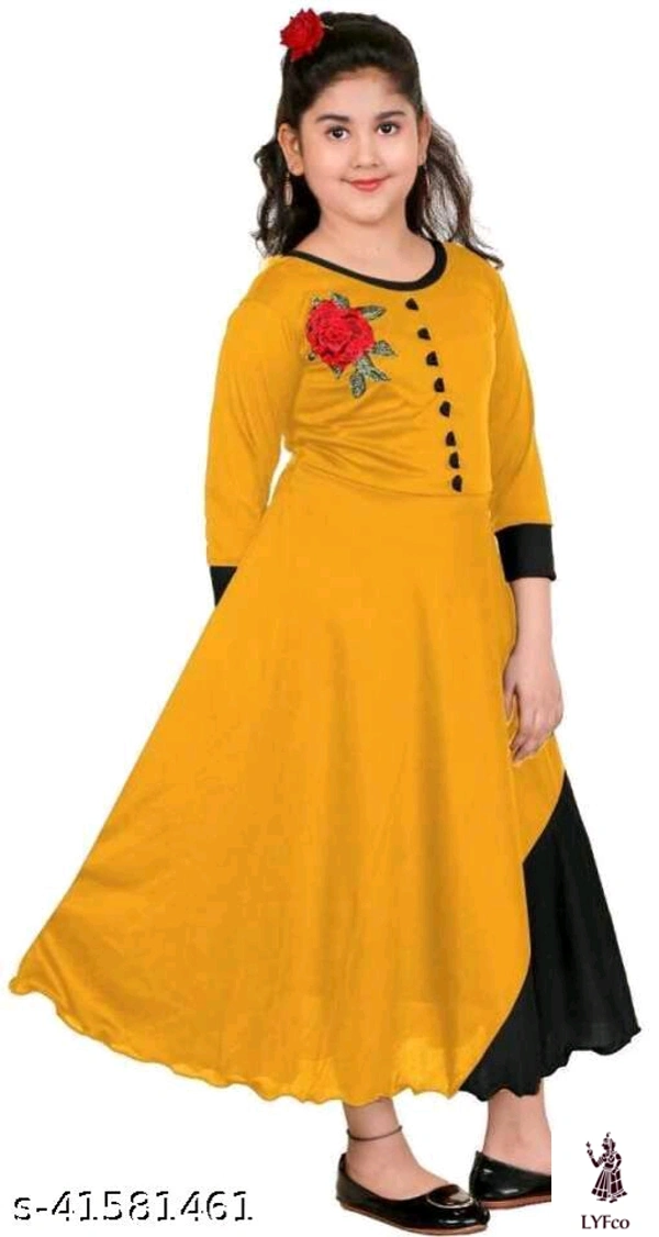 Catalog Name:*Modern Funky Girls Frocks & Dresses*Fabric: Cotton BlendSleeve Length: Three-Quarter Sleeves,SleevelessPattern: Self-DesignMultipack: Single - 2-3 Years