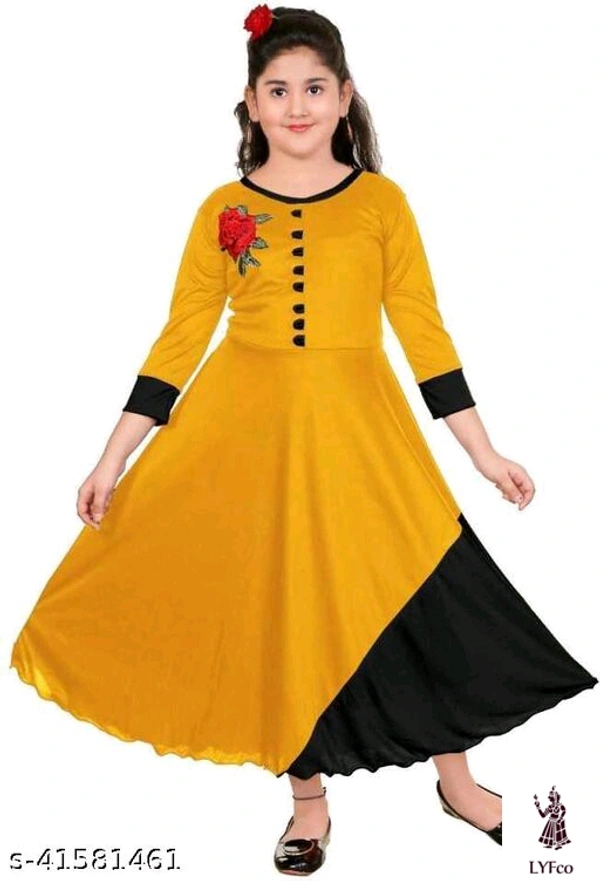 Catalog Name:*Modern Funky Girls Frocks & Dresses*Fabric: Cotton BlendSleeve Length: Three-Quarter Sleeves,SleevelessPattern: Self-DesignMultipack: Single - 2-3 Years