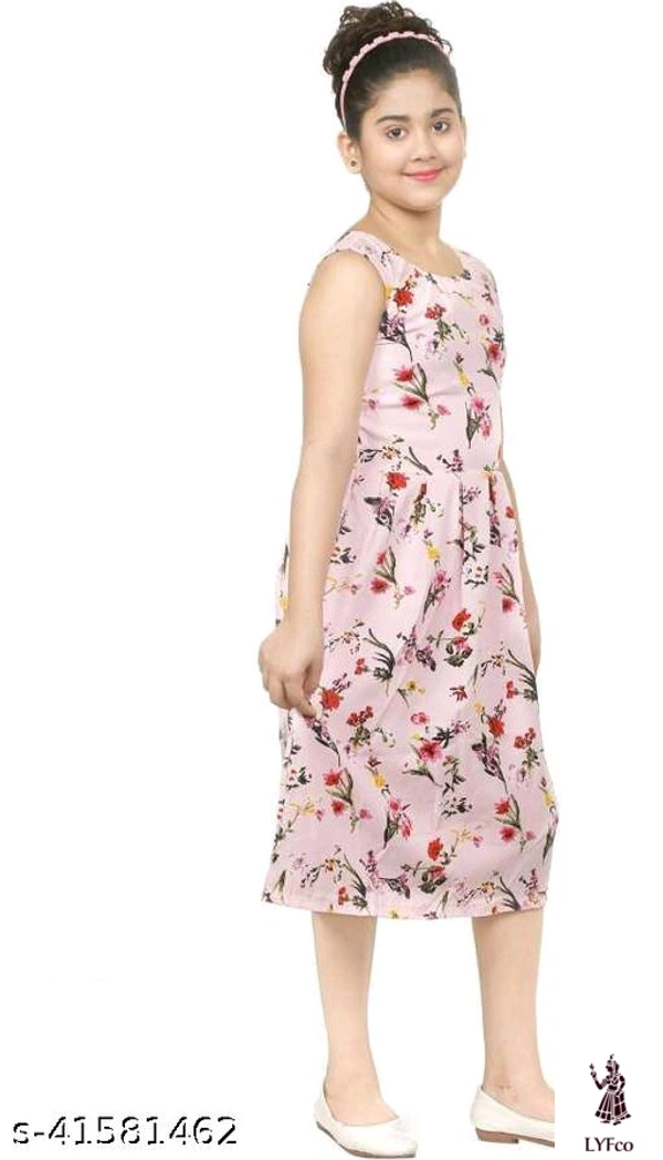 Catalog Name:*Modern Funky Girls Frocks & Dresses*Fabric: Cotton BlendSleeve Length: Three-Quarter Sleeves,SleevelessPattern: Self-DesignMultipack: Single - 8-9