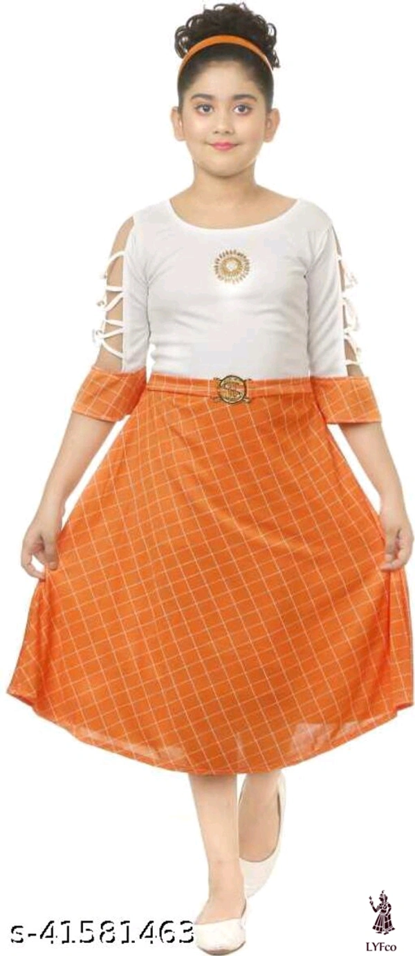 Catalog Name:*Modern Funky Girls Frocks & Dresses*Fabric: Cotton BlendSleeve Length: Three-Quarter Sleeves,SleevelessPattern: Self-DesignMultipack: Single - 9-10