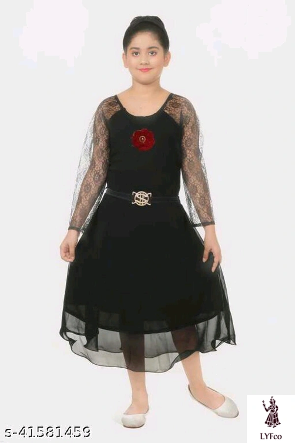 Catalog Name:*Modern Funky Girls Frocks & Dresses*Fabric: Cotton BlendSleeve Length: Three-Quarter Sleeves,SleevelessPattern: Self-DesignMultipack: Single - 9-10