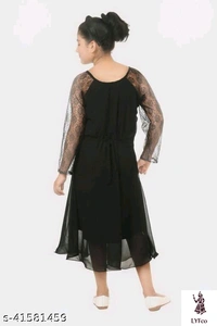 Catalog Name:*Modern Funky Girls Frocks & Dresses*Fabric: Cotton BlendSleeve Length: Three-Quarter Sleeves,SleevelessPattern: Self-DesignMultipack: Single - 9-10
