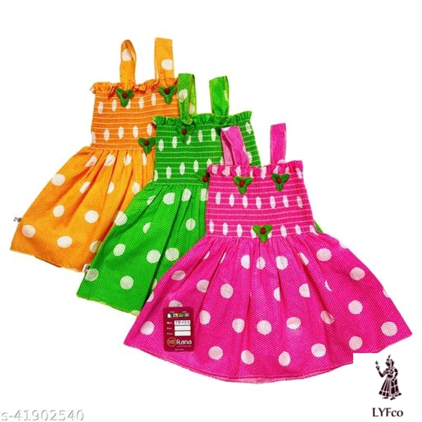 Catalog Name:*Pretty Trendy Girls Frocks & Dresses*Fabric: CottonSleeve Length: SleevelessPattern: PrintedMultipack: Pack Of 3 - 12-18 Months