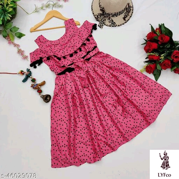 Catalog Name:*Cutiepie Stylish Girls Frocks & Dresses*Fabric: RayonSleeve Length: SleevelessPattern: PrintedMultipack: Single - 6-7