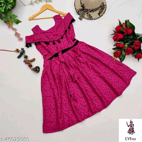 Catalog Name:*Cutiepie Stylish Girls Frocks & Dresses*Fabric: RayonSleeve Length: SleevelessPattern: PrintedMultipack: Single - 6-7