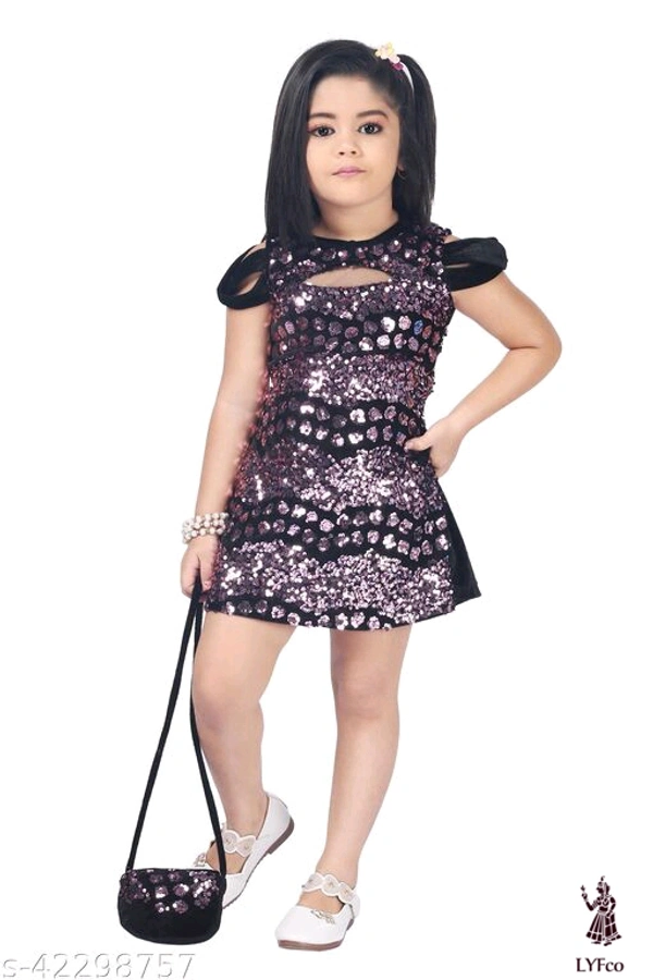 Catalog Name:*Tinkle Fancy Girls Frocks & Dresses*Fabric: Viscose RayonSleeve Length: Short SleevesPattern: EmbellishedMultipack: Single - 7-8