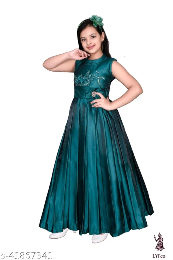 Catalog Name:*Modern Fancy Girls Frocks & Dresses*Fabric: SilkSleeve Length: SleevelessPattern: Solid,EmbellishedMultipack: Single - 5-6
