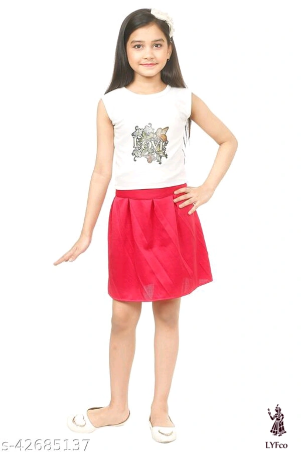 Catalog Name:*Agile Stylus Girls Frocks & Dresses*Fabric: CottonSleeve Length: Sleeveless,Three-Quarter SleevesPattern: Printed,Solid,StripedMultipack: Single - 4-5