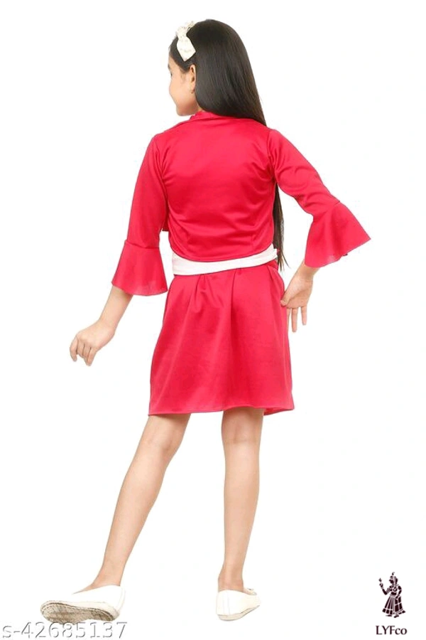 Catalog Name:*Agile Stylus Girls Frocks & Dresses*Fabric: CottonSleeve Length: Sleeveless,Three-Quarter SleevesPattern: Printed,Solid,StripedMultipack: Single - 6-7