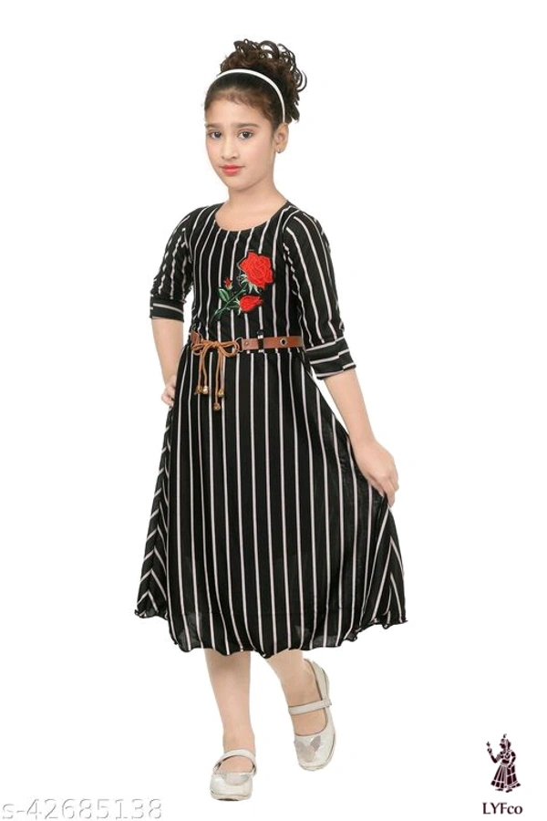 Catalog Name:*Agile Stylus Girls Frocks & Dresses*Fabric: CottonSleeve Length: Sleeveless,Three-Quarter SleevesPattern: Printed,Solid,StripedMultipack: Single - 7-8