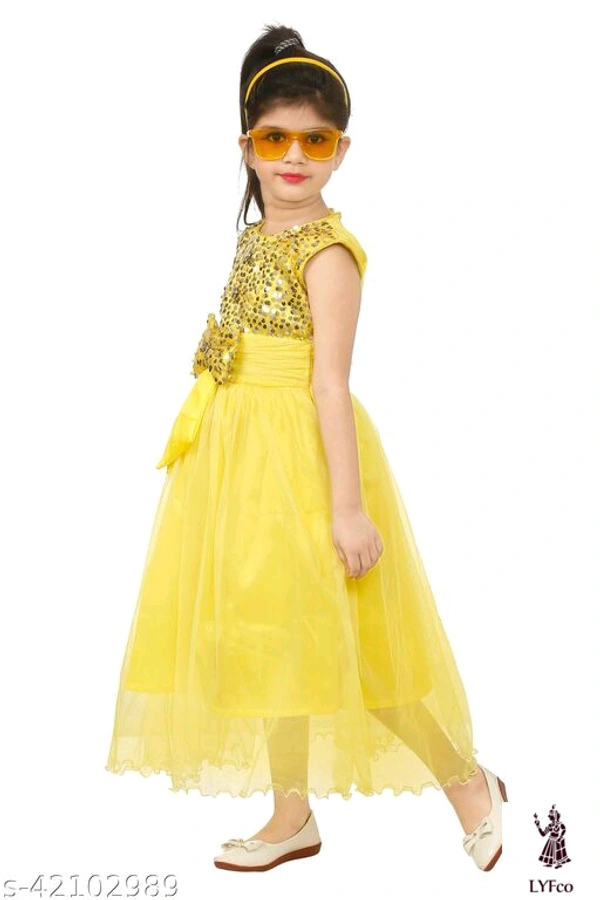 Catalog Name:*Cutiepie Fancy Girls Frocks & Dresses*Fabric: NetSleeve Length: SleevelessPattern: EmbellishedMultipack: Single - 2-3