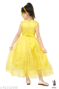 Catalog Name:*Cutiepie Fancy Girls Frocks & Dresses*Fabric: NetSleeve Length: SleevelessPattern: EmbellishedMultipack: Single - 2-3