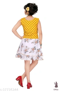 Catalog Name:*Pretty Classy Girls Frocks & Dresses*Fabric: RayonSleeve Length: Short SleevesPattern: PrintedMultipack: Single - 6-7