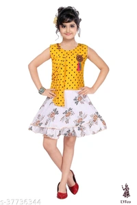 Catalog Name:*Pretty Classy Girls Frocks & Dresses*Fabric: RayonSleeve Length: Short SleevesPattern: PrintedMultipack: Single - 6-7