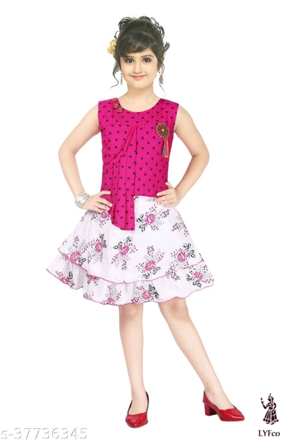 Catalog Name:*Pretty Classy Girls Frocks & Dresses*Fabric: RayonSleeve Length: Short SleevesPattern: PrintedMultipack: Single - 4-5 Years