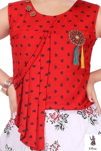 Catalog Name:*Pretty Classy Girls Frocks & Dresses*Fabric: RayonSleeve Length: Short SleevesPattern: PrintedMultipack: Single - 4-5 Years