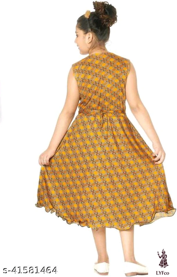 Catalog Name:*Cutiepie Classy Girls Frocks & Dresses*Fabric: Cotton BlendSleeve Length: Sleeveless,Three-Quarter SleevesPattern: Checked,Self-DesignMultipack: Single - 4-5 Years