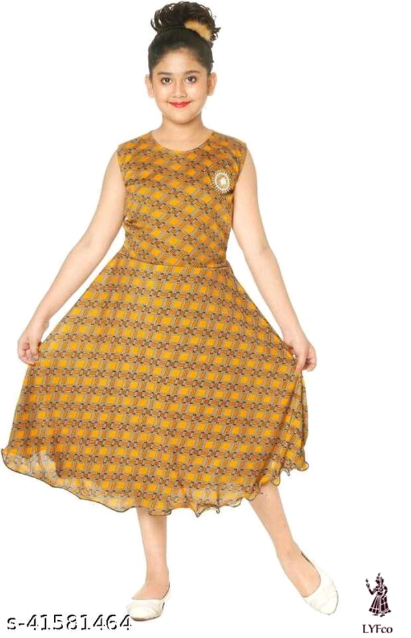 Catalog Name:*Cutiepie Classy Girls Frocks & Dresses*Fabric: Cotton BlendSleeve Length: Sleeveless,Three-Quarter SleevesPattern: Checked,Self-DesignMultipack: Single - 7-8 Years