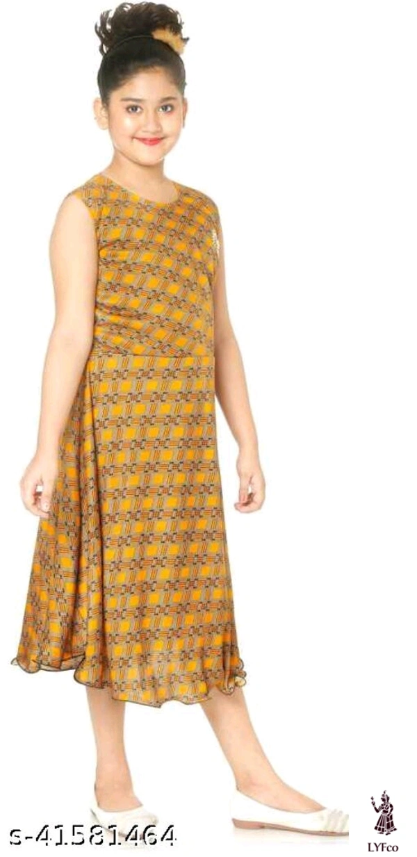 Catalog Name:*Cutiepie Classy Girls Frocks & Dresses*Fabric: Cotton BlendSleeve Length: Sleeveless,Three-Quarter SleevesPattern: Checked,Self-DesignMultipack: Single - 7-8 Years