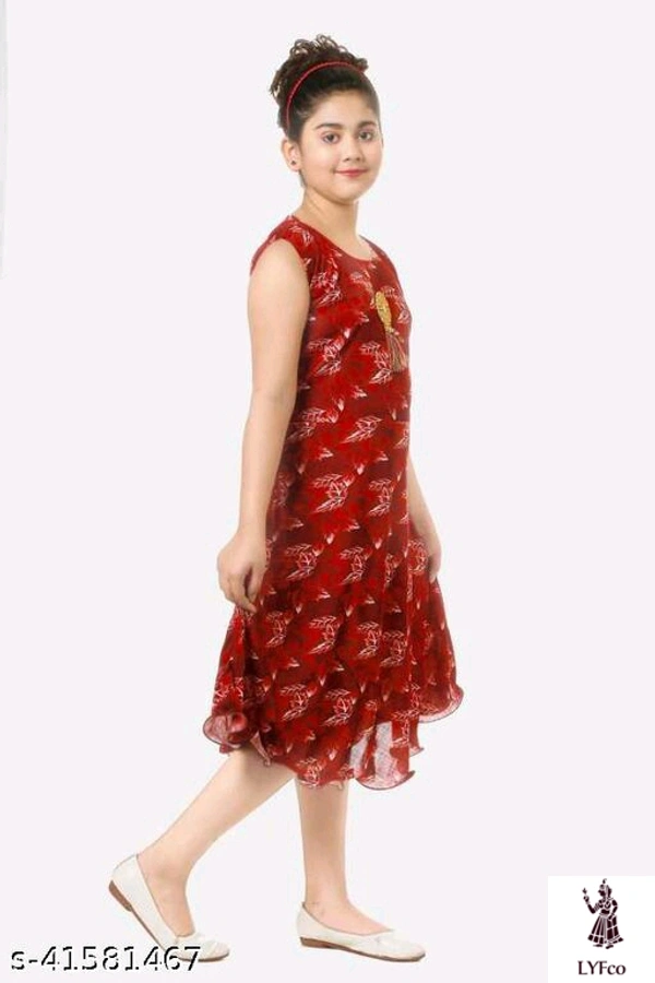 Catalog Name:*Cutiepie Classy Girls Frocks & Dresses*Fabric: Cotton BlendSleeve Length: Sleeveless,Three-Quarter SleevesPattern: Checked,Self-DesignMultipack: Single - 3-4 Years