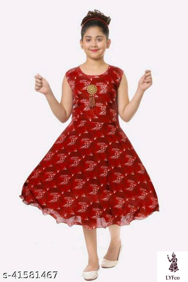 Catalog Name:*Cutiepie Classy Girls Frocks & Dresses*Fabric: Cotton BlendSleeve Length: Sleeveless,Three-Quarter SleevesPattern: Checked,Self-DesignMultipack: Single - 3-4 Years