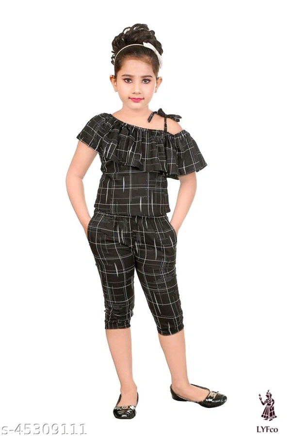 Catalog Name:*Pretty Comfy Girls Clothing Set*Top Fabric: Crepe,RayonBottom Fabric: Crepe,RayonSleeve Length: Short SleevesTop Pattern: Checked,PrintedBottom Pattern: Checked,PrintedMultipack: Single - 0-1 Years