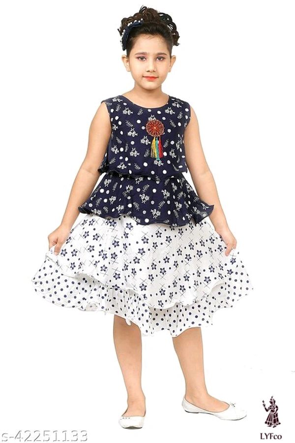 Catalog Name:*Tinkle Fancy Girls Top & Bottom Sets*Top Fabric: RayonBottom Fabric: RayonSleeve Length: Short Sleeves,SleevelessTop Pattern: Self DesignBottom Pattern: Self-DesignMultipack: SingleAdd-Ons: No Add Ons - 13-14 Years