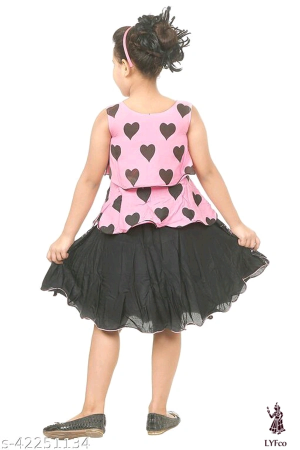 Catalog Name:*Tinkle Fancy Girls Top & Bottom Sets*Top Fabric: RayonBottom Fabric: RayonSleeve Length: Short Sleeves,SleevelessTop Pattern: Self DesignBottom Pattern: Self-DesignMultipack: SingleAdd-Ons: No Add Ons - 13-14 Years