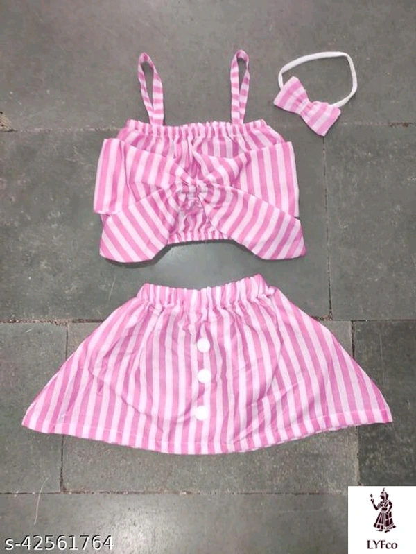Catalog Name:*Pretty Stylish Girls Top & Bottom Sets*Top Fabric: RayonBottom Fabric: RayonSleeve Length: SleevelessTop Pattern: PrintedBottom Pattern: PrintedMultipack: SingleAdd-Ons: Bow Tie - 3-4
