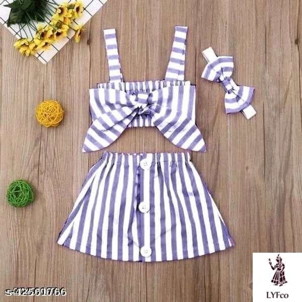 Catalog Name:*Pretty Stylish Girls Top & Bottom Sets*Top Fabric: RayonBottom Fabric: RayonSleeve Length: SleevelessTop Pattern: PrintedBottom Pattern: PrintedMultipack: SingleAdd-Ons: Bow Tie - 0-1 Years