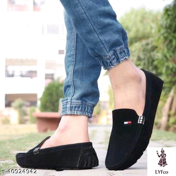 Catalog Name:*Alluring Men Loafers*Material: SuedeSole Material: PvcFastening: Slip OnToe Shape: Round ToeMultipack: 1 - 7