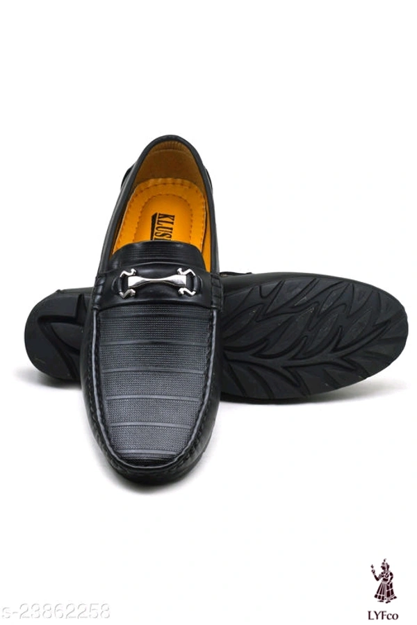 Catalog Name:*Elite Men Loafers*Material: SyntheticSole Material: PvcFastening: Slip OnToe Shape: Round ToeMultipack: 1 - 7