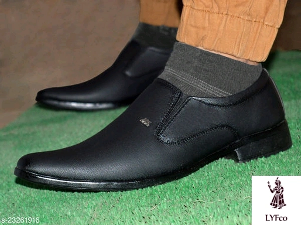 Catalog Name:*Latest Trendy Men Formal Shoes*Material: Syntethic LeatherSole Material: PVCFastening & Back Detail: Slip-OnPattern: SolidMultipack: 1 - 7