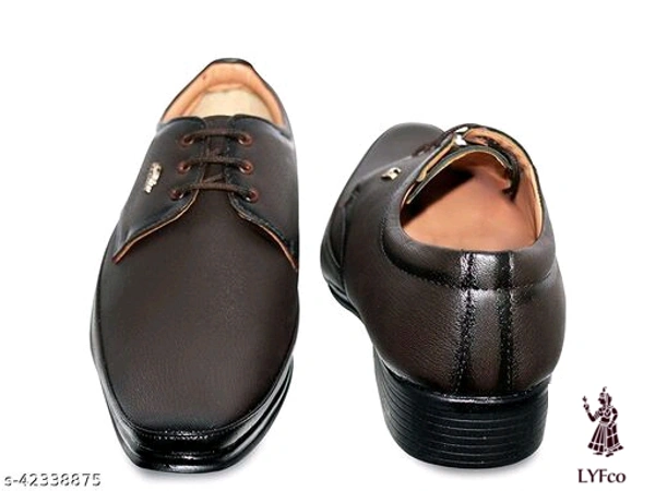 Catalog Name:*Unique Trendy Men Formal Shoes*Material: Syntethic LeatherFastening & Back Detail: Variable (Product Dependent)Pattern: SolidMultipack: 1 - 6