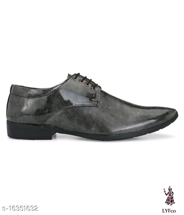 Catalog Name:*Modern Trendy Men Formal Shoes*Material: Syntethic LeatherSole Material: RubberFastening & Back Detail: Lace-UpPattern: SolidMultipack: 1 - 8