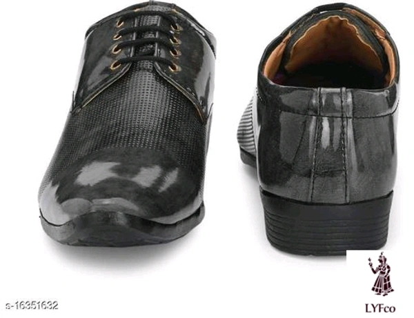 Catalog Name:*Modern Trendy Men Formal Shoes*Material: Syntethic LeatherSole Material: RubberFastening & Back Detail: Lace-UpPattern: SolidMultipack: 1 - 8