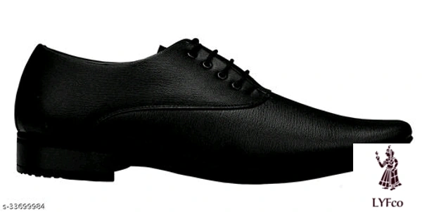 Catalog Name:*Unique Trendy Men Formal Shoes*Material: Syntethic LeatherSole Material: PVCFastening & Back Detail: Lace-UpPattern: SolidMultipack: 1 - 7