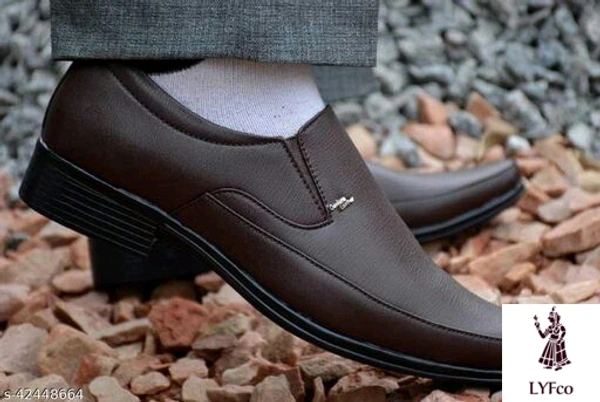 Catalog Name:*Aadab Fabulous Men Formal Shoes*Material: Syntethic LeatherSole Material: TPRFastening & Back Detail: Product DependentPattern: SolidMultipack: 1 - 6