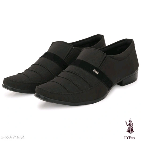 Catalog Name:*Latest Fashionable Men Formal Shoes*Material: Syntethic LeatherSole Material: PVCFastening & Back Detail: Slip-OnPattern: SolidMultipack: 1 - 7