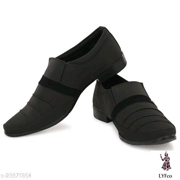Catalog Name:*Latest Fashionable Men Formal Shoes*Material: Syntethic LeatherSole Material: PVCFastening & Back Detail: Slip-OnPattern: SolidMultipack: 1 - 10