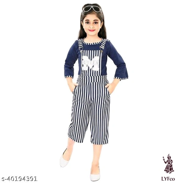 Catalog Name:*Tinkle Comfy Girls Dungarees*Fabric: Cotton BlendPattern: Regular FitMultipack: Single - 9-10