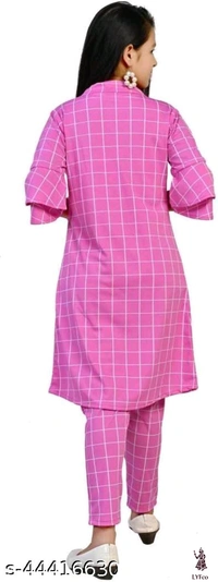 Catalog Name:*Cutiepie Stylish Girls Clothing Set*Sleeve Length: Three-Quarter SleevesTop Pattern: CheckedBottom Pattern: AppliqueMultipack: SingleAdd-Ons: Waistcoat - 10-11