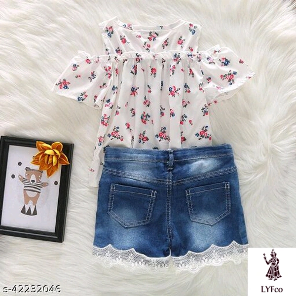 Catalog Name:*Agile Comfy Girls Clothing Set*Top Fabric: Polycotton,CottonBottom Fabric: Polycotton,CottonSleeve Length: Short SleevesTop Pattern: PrintedBottom Pattern: PrintedMultipack: SingleAdd-Ons: No Add Ons - 18-24 Months