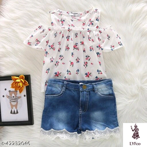 Catalog Name:*Agile Comfy Girls Clothing Set*Top Fabric: Polycotton,CottonBottom Fabric: Polycotton,CottonSleeve Length: Short SleevesTop Pattern: PrintedBottom Pattern: PrintedMultipack: SingleAdd-Ons: No Add Ons - 4-5