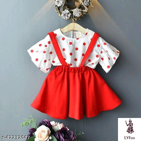 Catalog Name:*Agile Comfy Girls Clothing Set*Top Fabric: Polycotton,CottonBottom Fabric: Polycotton,CottonSleeve Length: Short SleevesTop Pattern: PrintedBottom Pattern: PrintedMultipack: SingleAdd-Ons: No Add Ons - 3-4 Years