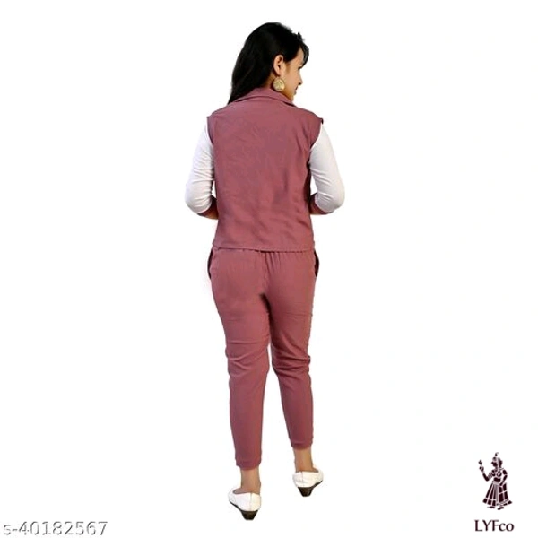 Catalog Name:*Awesome Kids Jumpsuits*Fabric: Cotton BlendSleeve Length: Product DependentPattern: PrintedGender: GirlsMultipack: 1 - 11-13