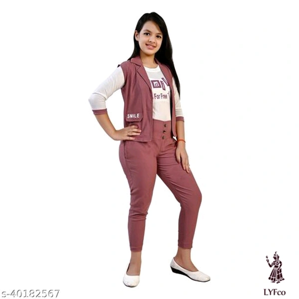 Catalog Name:*Awesome Kids Jumpsuits*Fabric: Cotton BlendSleeve Length: Product DependentPattern: PrintedGender: GirlsMultipack: 1 - 11-13