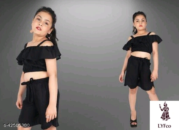 Catalog Name:*Designer Kids Clothing set*Sleeve Length: Short SleevesTop Pattern: AppliqueBottom Pattern: AppliqueAdd-Ons: No Add Ons - 11-12