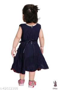 Catalog Name:*Modern Classy Girls Frocks & Dresses*Fabric: CottonSleeve Length: SleevelessPattern: PrintedMultipack: Single - 1-2 Years